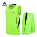 녹색 농구는 100 폴리 에스테르 농구 유니폼을 착용합니다